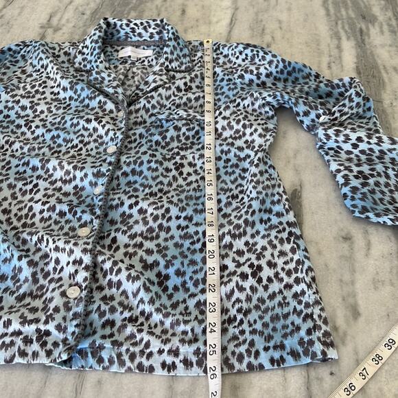 Victoria’s Secret Pajama Top Size M Animal Print Blue Gray Cotton Button Front - Picture 10 of 10